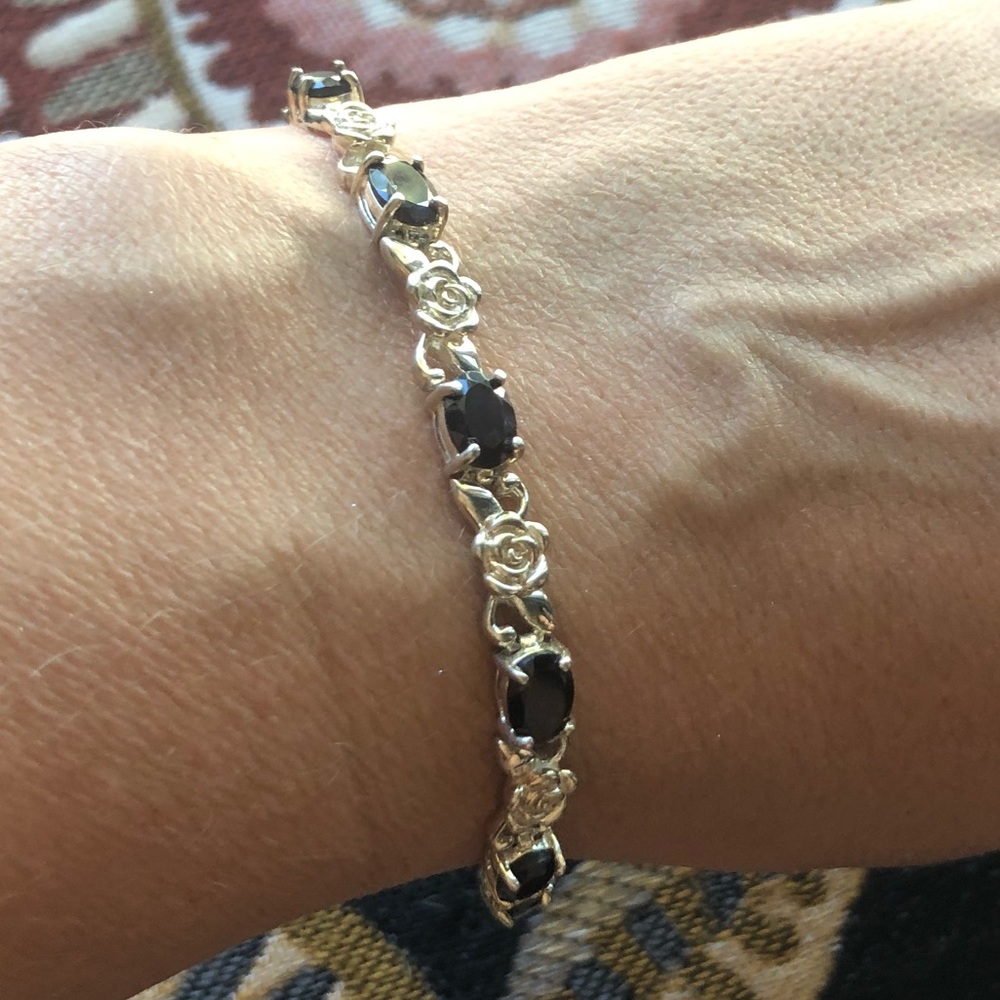 Beautiful silver/garnet bracelet (read description